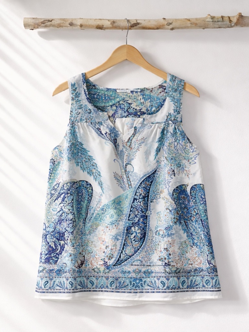 Violet & Claire White and Blue Paisley Print Sleeveless Camisole